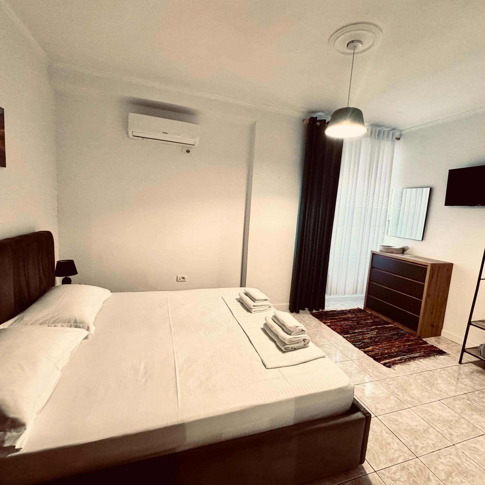 Hi5 Rooms Tirana Eksteriør billede